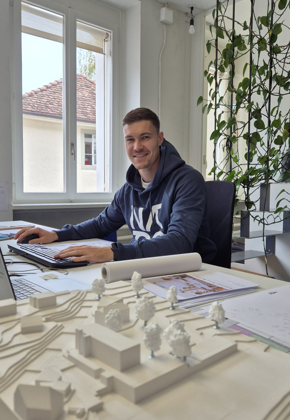 2025 10 Lukas Arbeitsbeginn